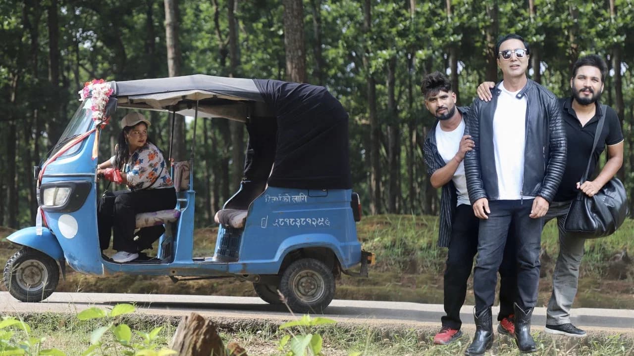 Lau Kumude Hidyo Hero Banna